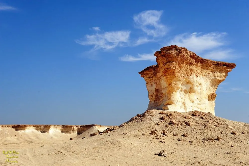West Qatar Adventure – Zekreet Rock Formations, Film City & Richard Serra Desert Sculpture Tour